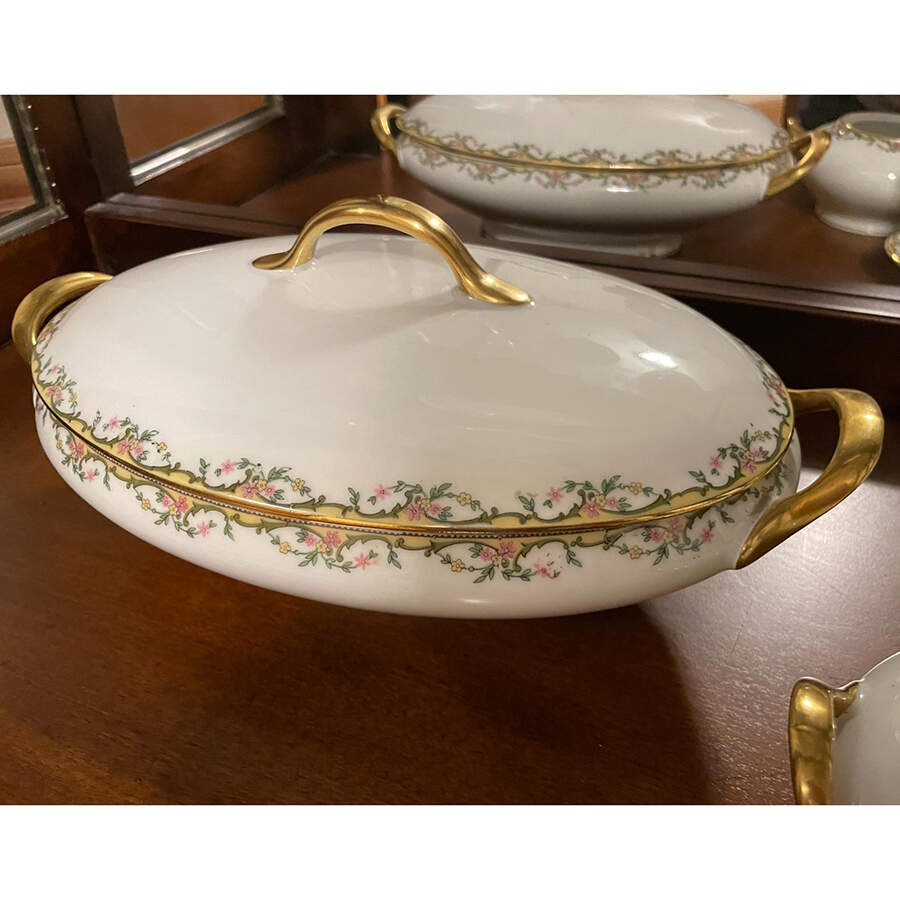 UNC28 Oval Covered Vegetable by Union Ceramique-1