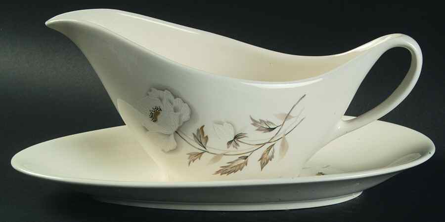 Alaskan Poppy Gravy Boat & Underplate by Universal-1