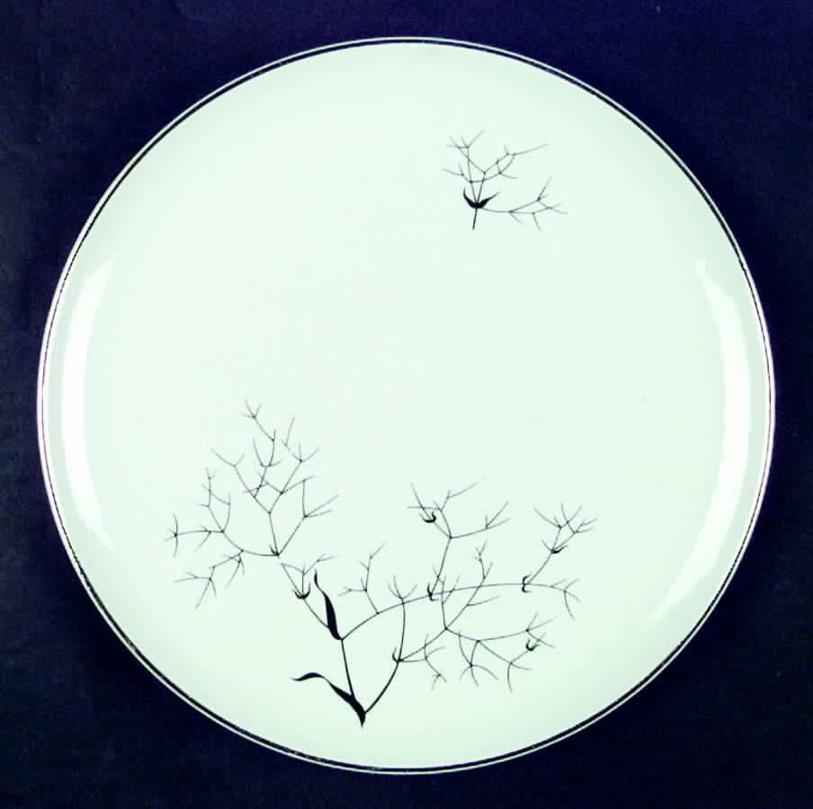 Baby's Breath Dinner Plate by Universal-1