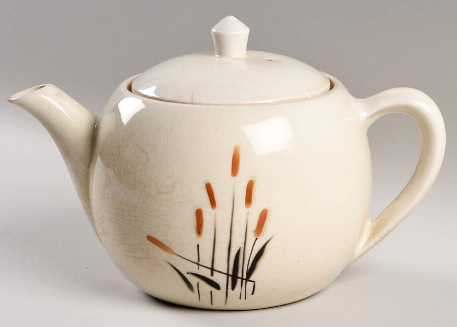 Cattail (Camwood) Teapot & Lid by Universal-1