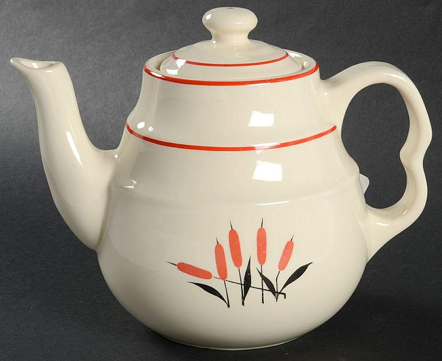 Cattail (Camwood) Teapot & Lid by Universal-1