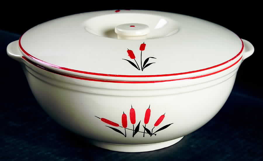 Cattail (Camwood) 2 Qt Round Covered Casserole by Universal-1
