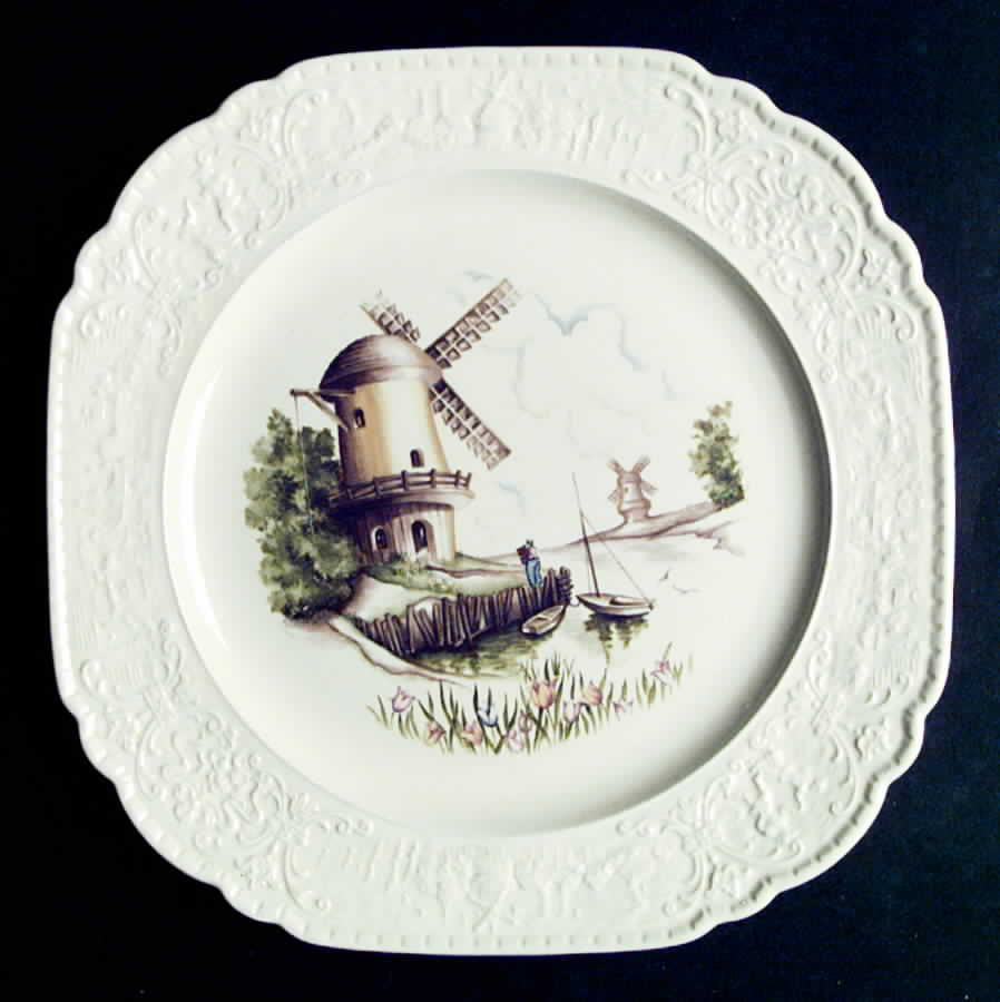 UNI49 Dinner Plate by Universal-1