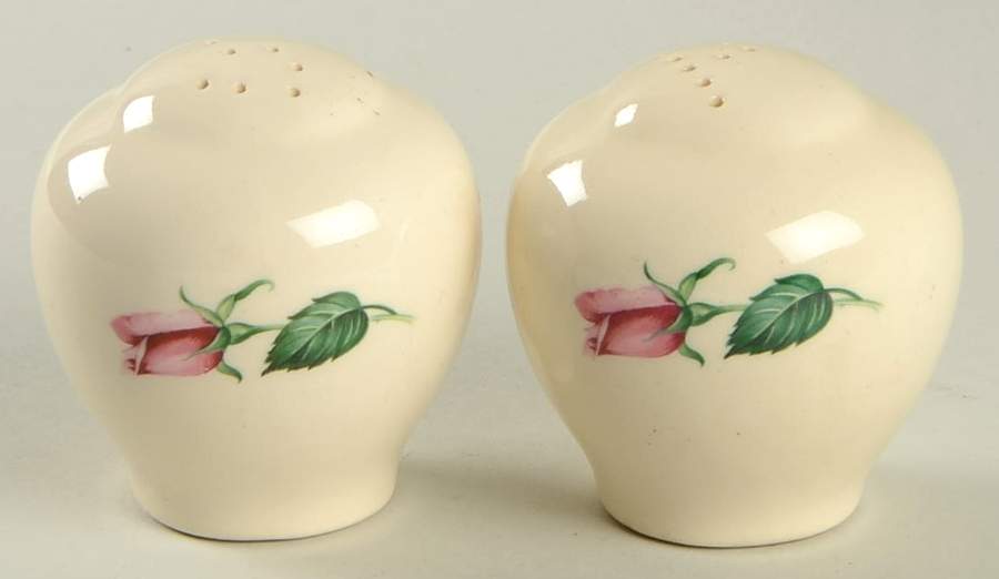 UNI52 Salt & Pepper Set by Universal-1