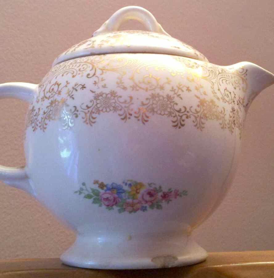 Liberty Gold Teapot & Lid by USA-1