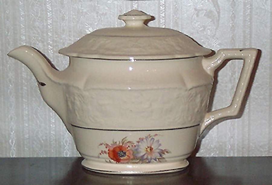 UNI66 Teapot & Lid by Universal-1