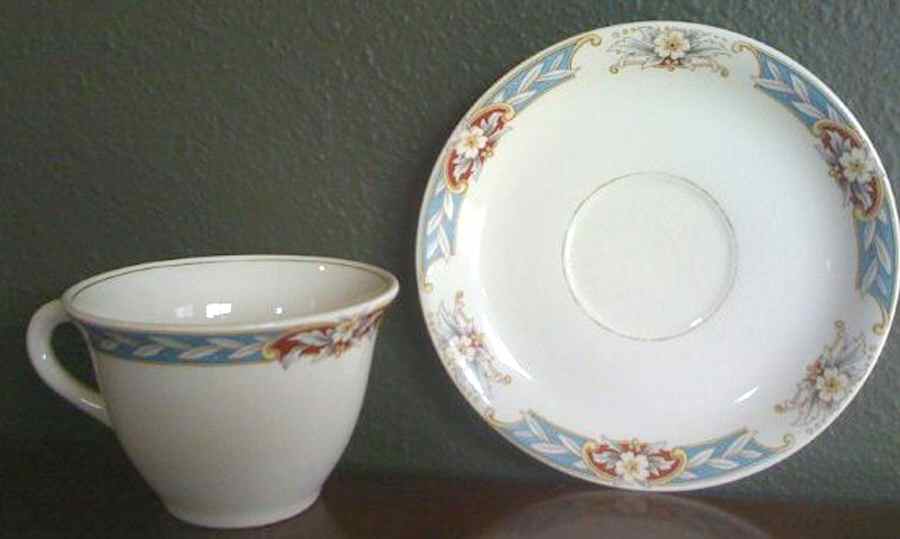 UNI84 Flat Cup & Saucer Set by Universal-1