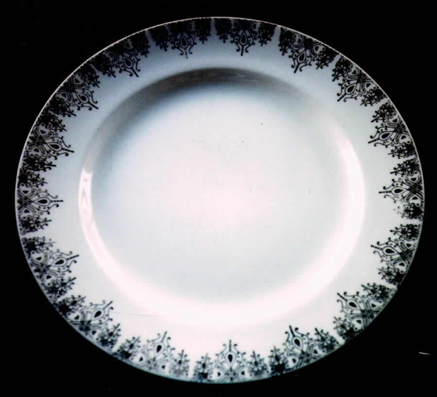 UNI89 Dinner Plate by Universal-1
