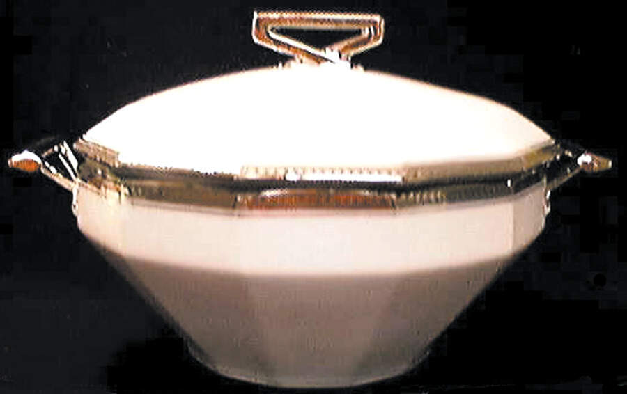 UNC97 Round Covered Vegetable by Union Ceramique-1