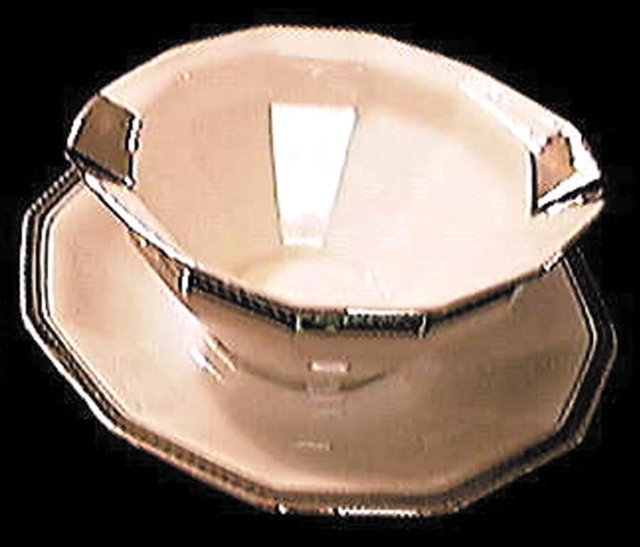 UNC97 Gravy Boat with Attached Underplate by Union Ceramique-1