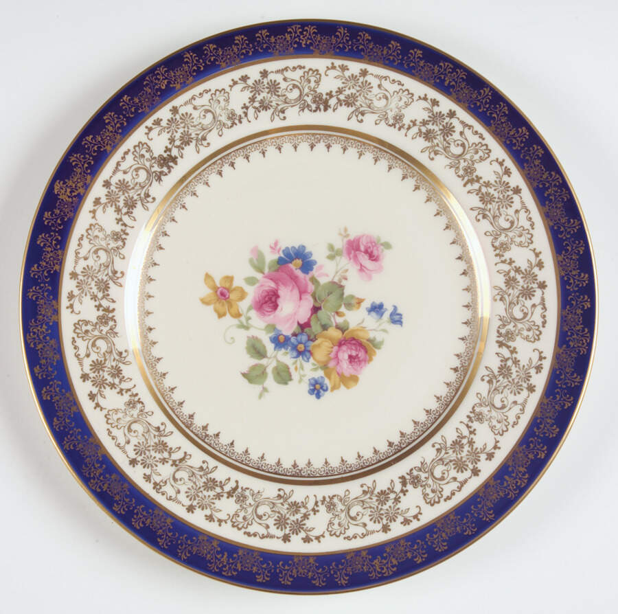 USA9 Dinner Plate by USA-1