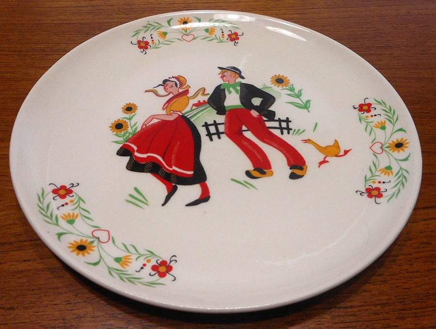 UNI112 Dinner Plate by Universal-1