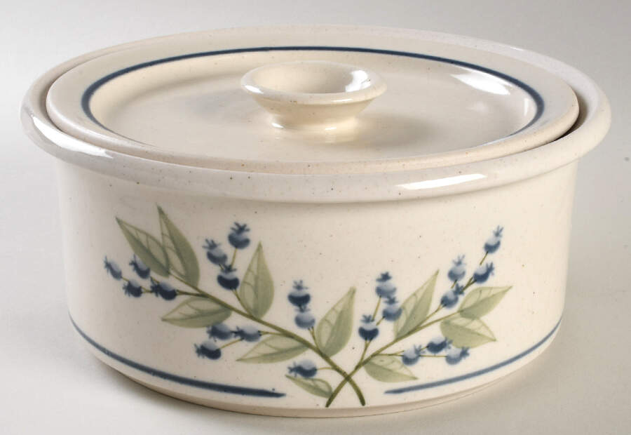 UNW1 Round Covered Vegetable by Union Stoneware Maine (Union Pottery)-1