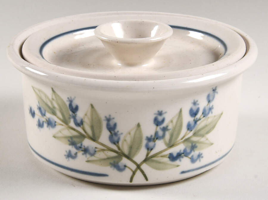 UNW1 Individual Casserole & Lid by Union Stoneware Maine (Union Pottery)-1