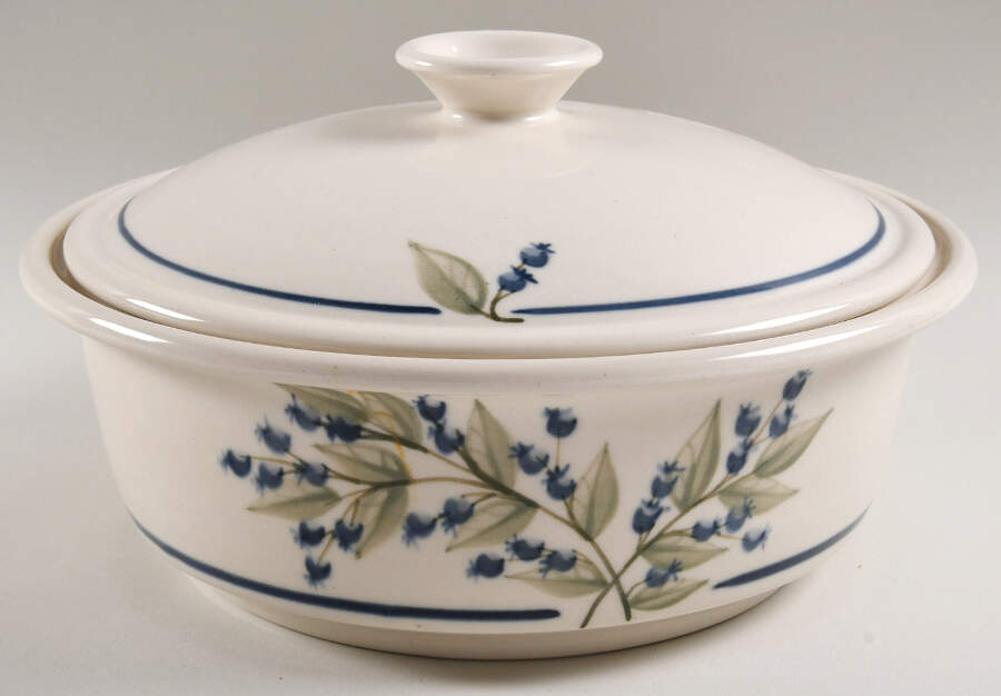 UNW1 4 Quart Round Covered Casserole by Union Stoneware Maine (Union Pottery)-1