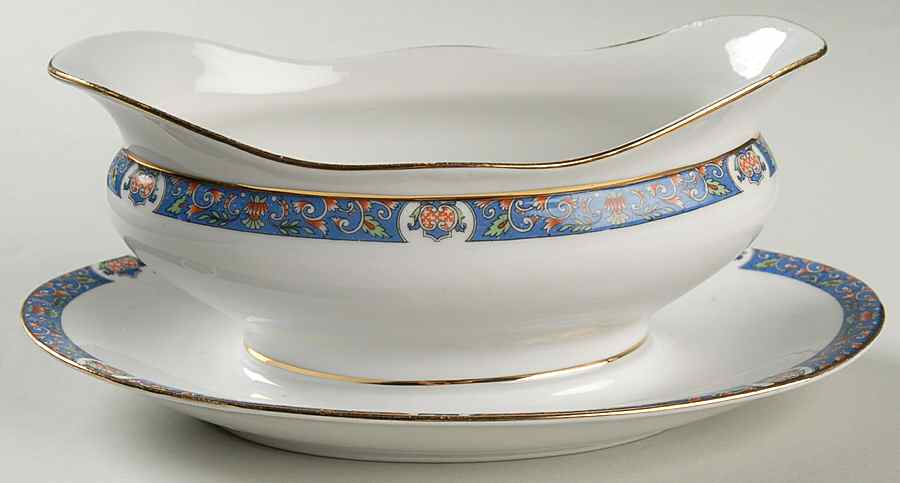 UNC4 Gravy Boat with Attached Underplate by Union Ceramique-1