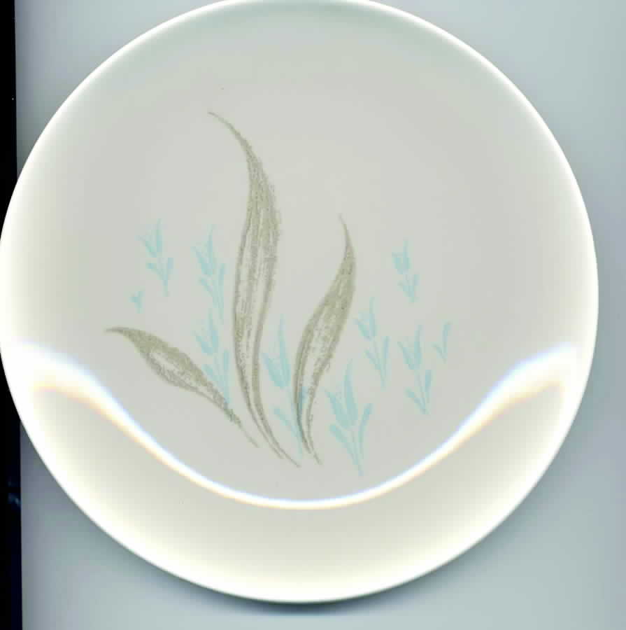 Tuliptime Salad Plate by Homer Laughlin -1