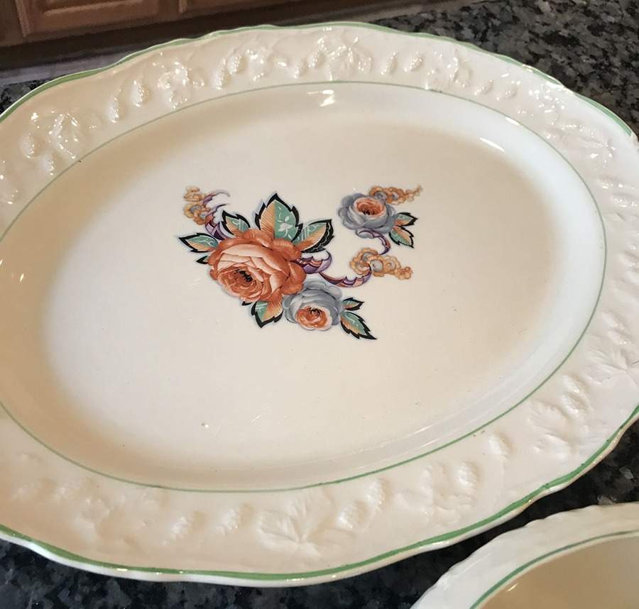 English Brambleberry (Rose Center) Dinner Plate by Ostrow-1