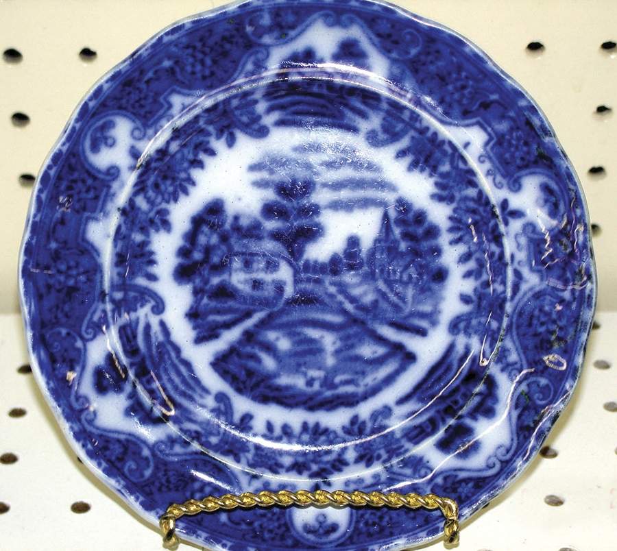 Surrey Dinner Plate by Bishop & Stonier-1