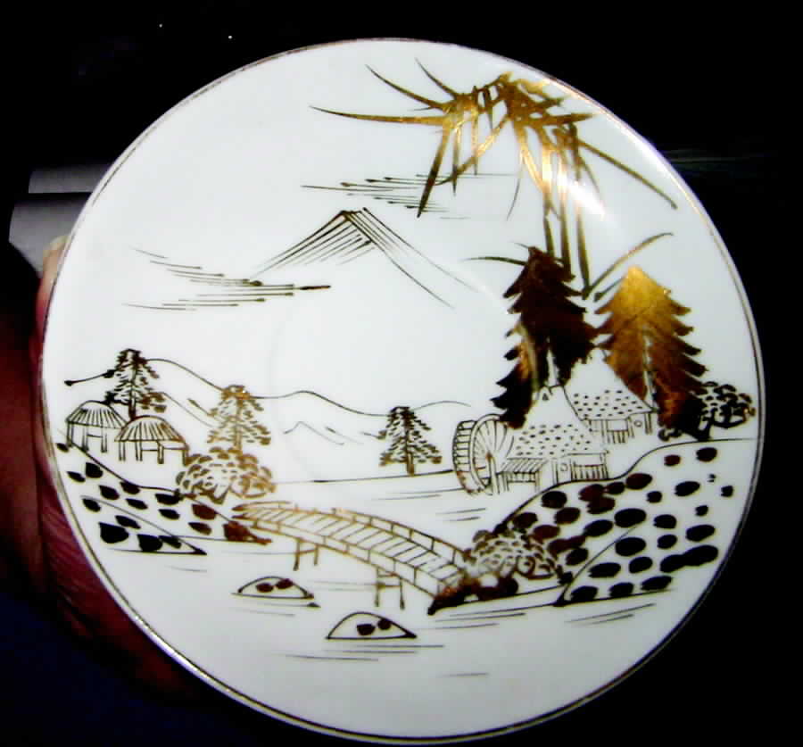 KUT413 Saucer by Kutani-1