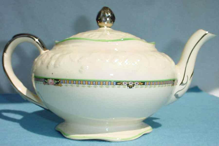 English Brambleberry Teapot & Lid by Ostrow-1
