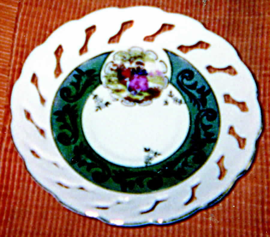 8762 Saucer by Japan-1