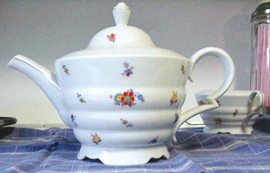 3022 Teapot & Lid by Unknown Manufacturer-1