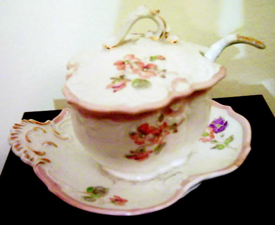HCZ231 Gravy Boat & Lid w/Underplate by Haas-Czjzek Coronado-1