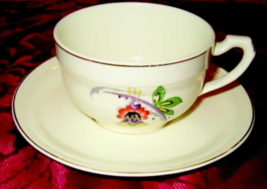 USA149 Flat Cup & Saucer Set by USA-1