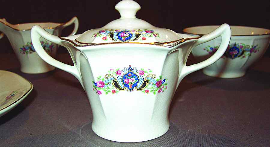ATX8 Sugar Bowl & Lid by Atlas China (Niles OH)-1