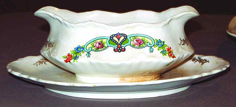 USA152 Gravy Boat with Attached Underplate by USA-1