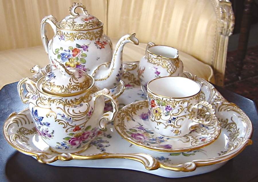 UC322 Sugar Bowl & Lid by Unknown Manufacturer-1