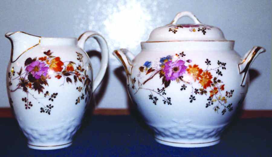 UC339 Sugar Bowl & Lid by Unknown Manufacturer-1