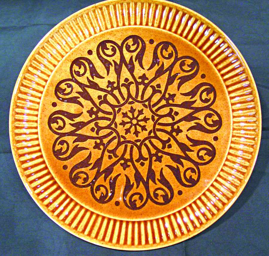 Valencia Dinner Plate by USA-1