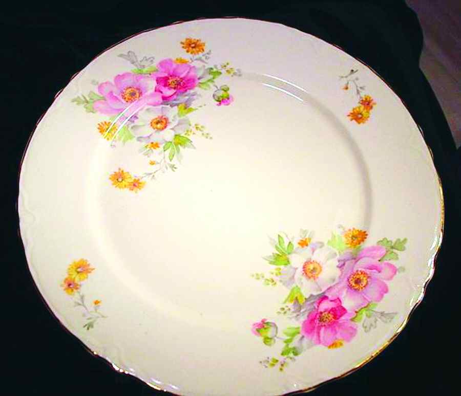 USA36 Dinner Plate by USA-1