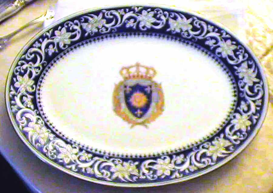 Chateau de Versailles 14" Oval Serving Platter by Unknown Manufacturer-1