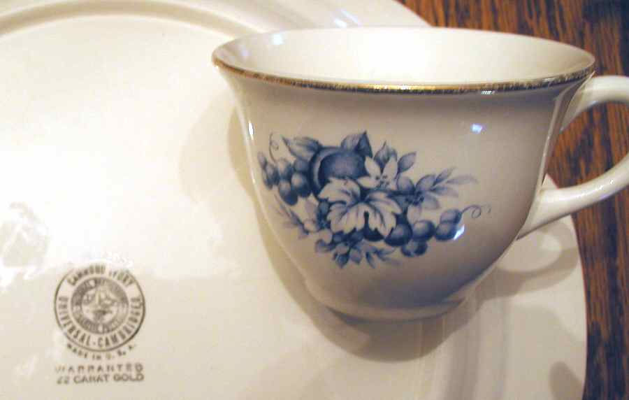UNI174 Footed Cup by Universal-1