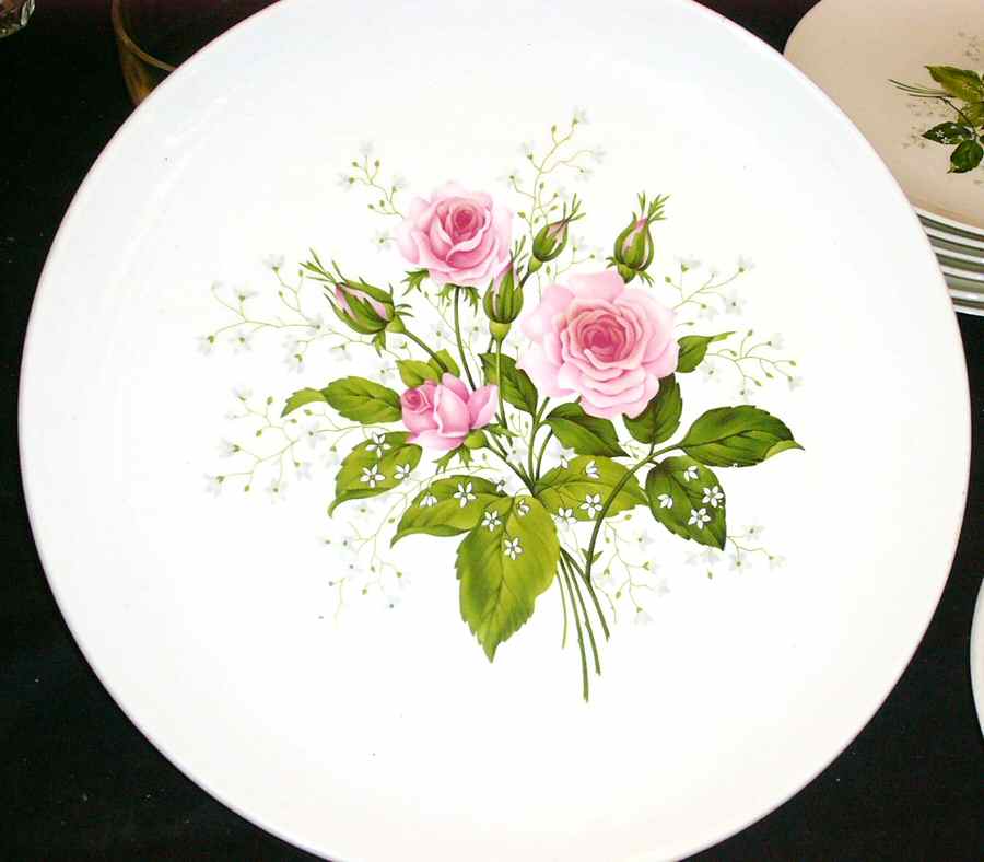 Garden Rose Dinner Plate by USA-1