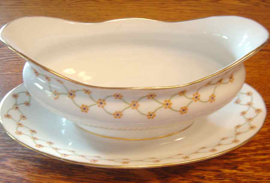 Unc190 Gravy Boat with Attached Underplate by Union Ceramique-1