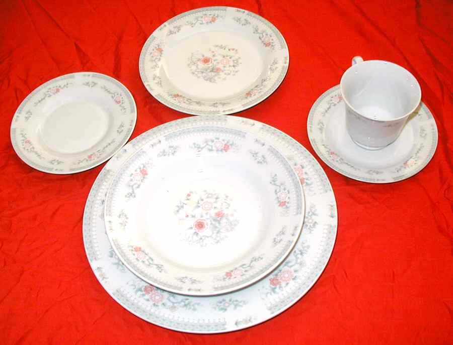 Love Bouquet Salad Plate by Trisa-1