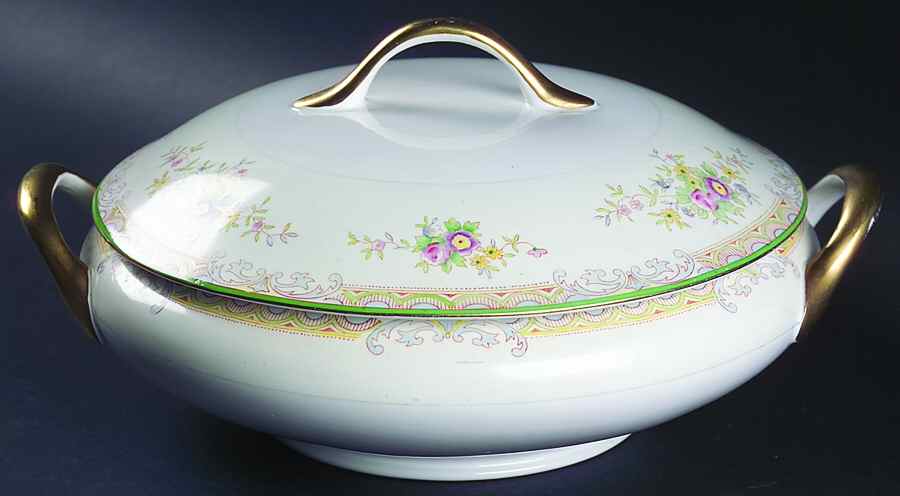 UC499 Round Covered Vegetable by Unknown Manufacturer-1