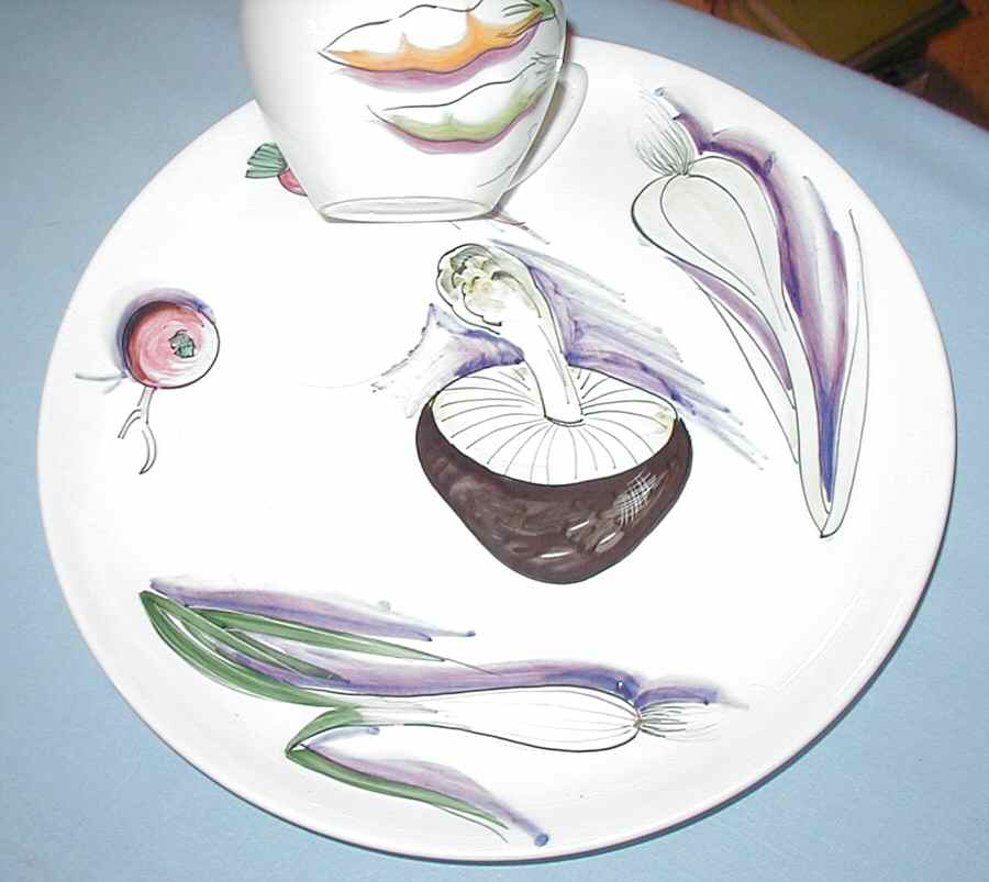 UC528 Snack Plate & Cup Set by Unknown Manufacturer-1