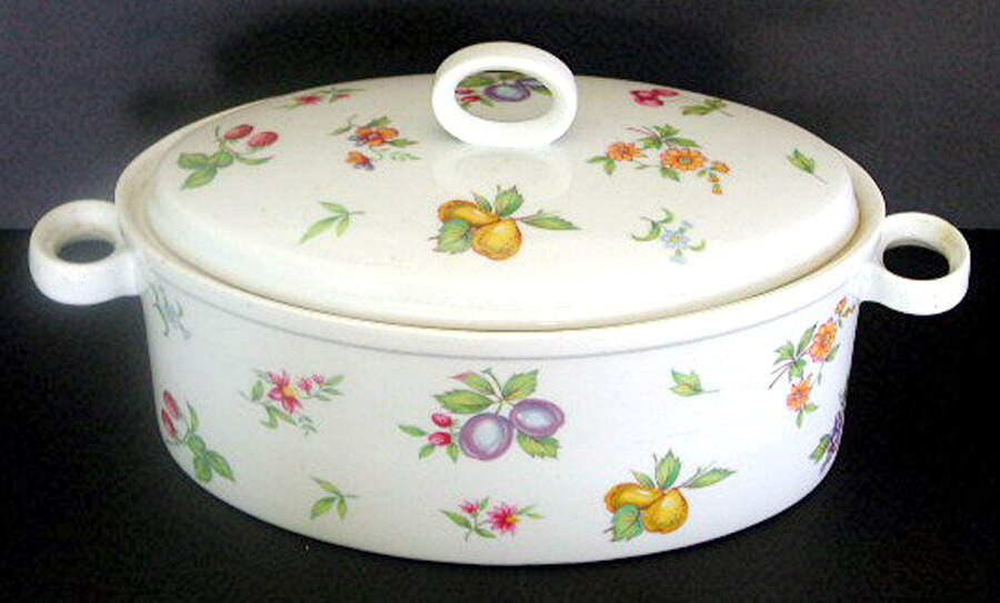 Festival 1 Quart Oval Covered Casserole by Unknown Manufacturer-1