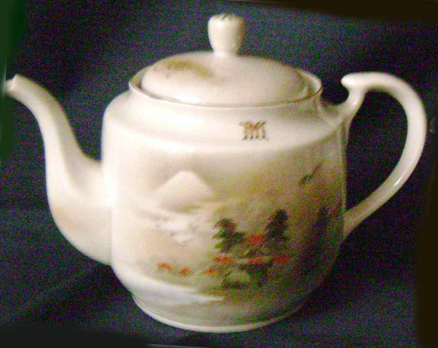 JAP1443 Teapot & Lid by Japan-1
