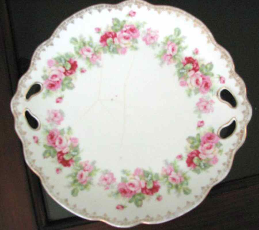 UC548 Handled Cake Plate by Unknown Manufacturer-1
