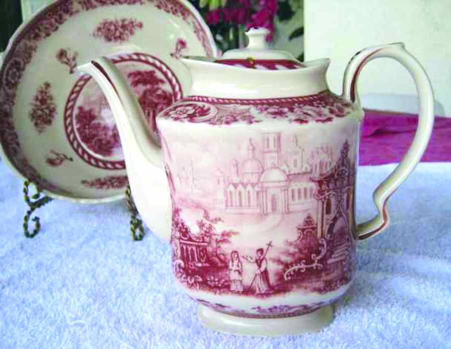 Venetian Red Teapot & Lid by China (Made in China)-1
