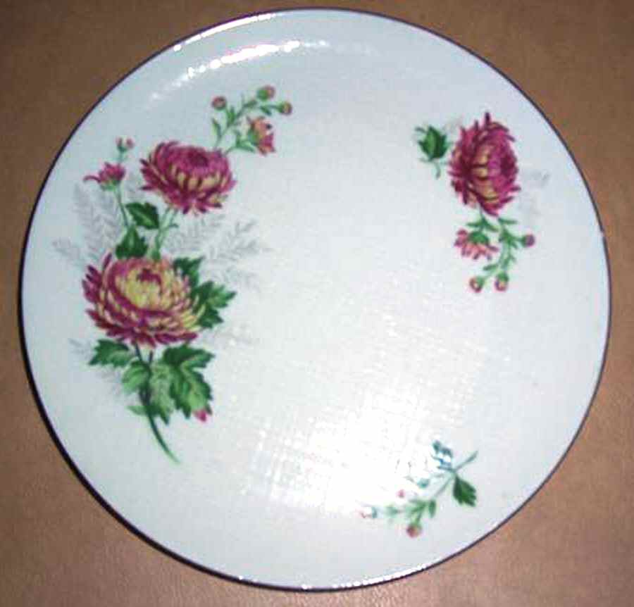 Chrysanthum Dinner Plate by Roberts-1