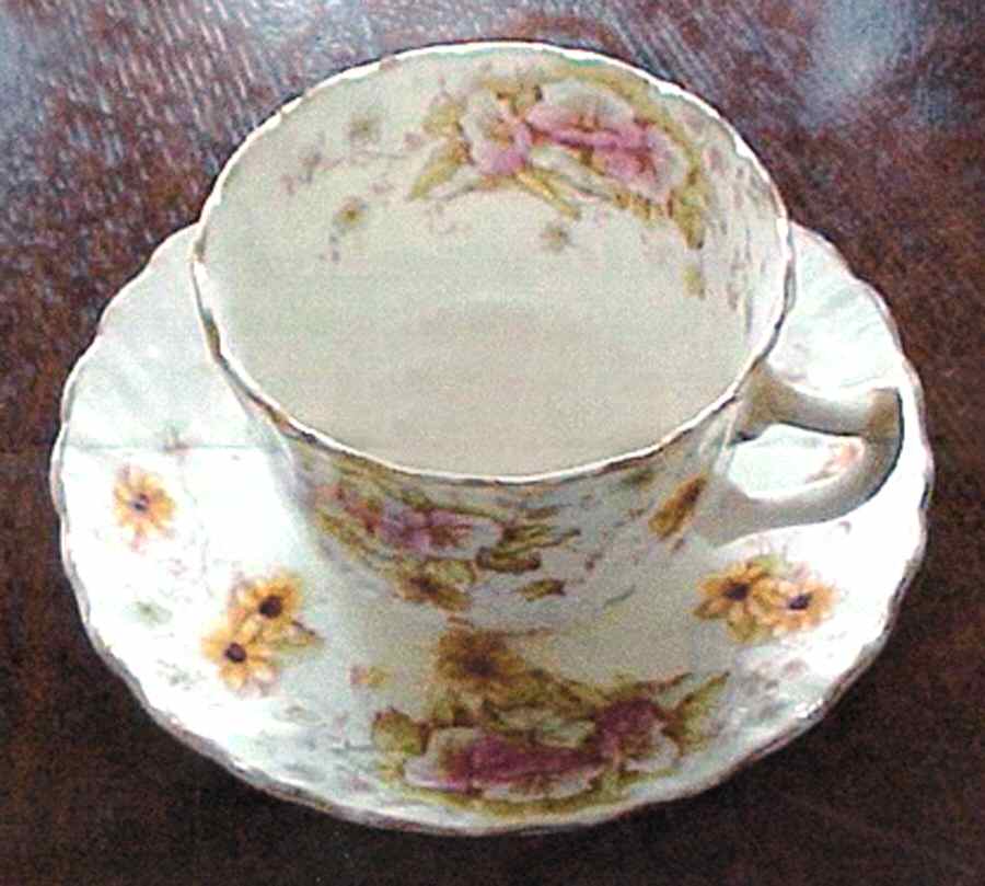 558 Flat Cup & Saucer Set by Royal Albert-1