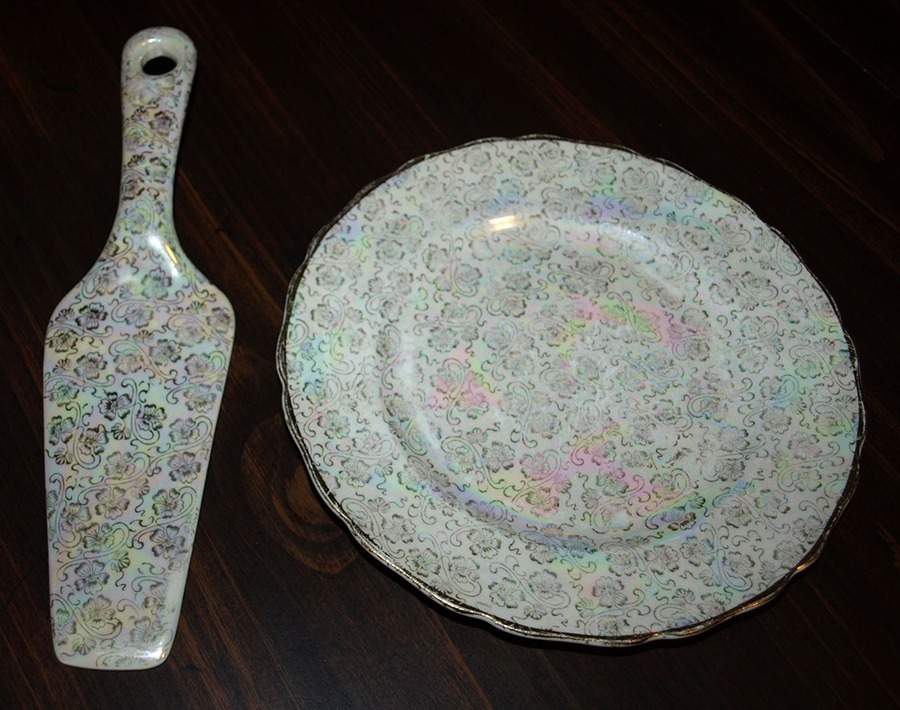 Lady Pearlwick Cake Plate by USA-1