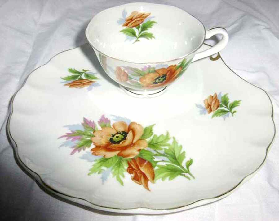 August Poppy Snack Plate & Cup Set by Unknown Manufacturer-1